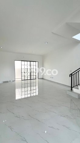Ready to Use! Luxury House LT 120m2 Desain Elegan di Pantai Indah Kapuk 2 Ready to Use! Luxury House LT 120m2 Desain Elegan di Pantai Indah Kapuk 2