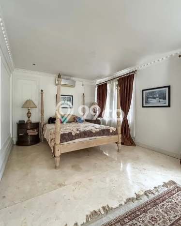 Hunian Mewah LB 130m2 Siap Huni Desain Elegan di Bintaro, Tangerang Selatan Hunian Mewah LB 130m2 Siap Huni Desain Elegan di Bintaro, Tangerang Selatan