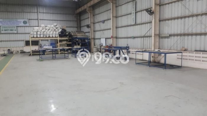 Gudang Strategis di Cikarang, Luas 1500m², Kawasan Komersial, Tingkat Keramaian Tinggi Gudang Strategis di Cikarang, Luas 1500m², Kawasan Komersial, Tingkat Keramaian Tinggi