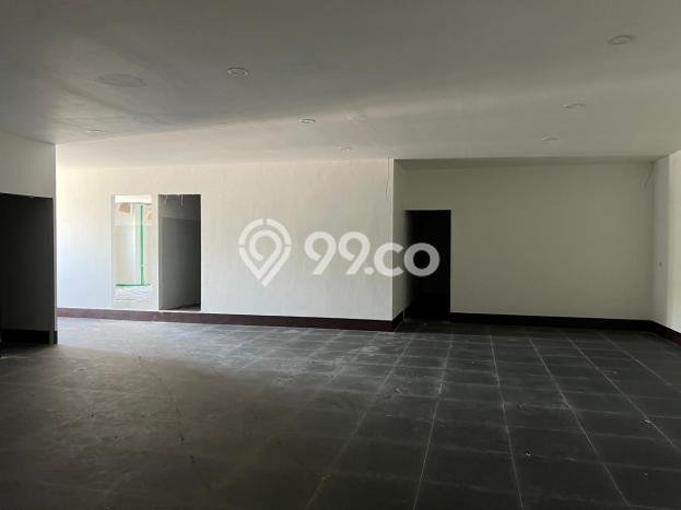 Unit Ruko disewakan di Karawaci Tangerang dengan LT 450m2 / LB 390m2 Unit Ruko disewakan di Karawaci Tangerang dengan LT 450m2 / LB 390m2