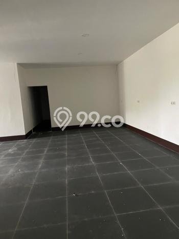 Unit Ruko disewakan di Karawaci Tangerang dengan LT 450m2 / LB 390m2 Unit Ruko disewakan di Karawaci Tangerang dengan LT 450m2 / LB 390m2