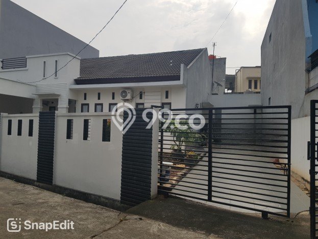 Dijual Hunian Rumah Terawat 4 Kamar di Bintara, Bekasi Dijual Hunian Rumah Terawat 4 Kamar di Bintara, Bekasi