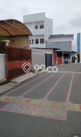 Rumah Elit Modern Tanpa Renovasi di Utan Kayu Jakarta Timur Rumah Elit Modern Tanpa Renovasi di Utan Kayu Jakarta Timur