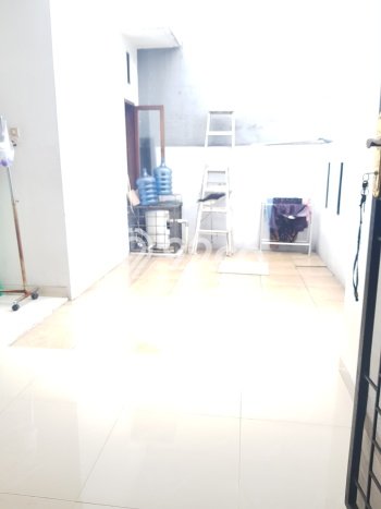 Dijual Hunian Rumah Terawat 4 Kamar di Bintara, Bekasi Dijual Hunian Rumah Terawat 4 Kamar di Bintara, Bekasi