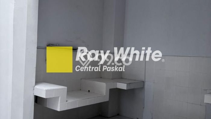 Disewakan Rumah Murah di Setra Duta Bandung dengan 6 KT Disewakan Rumah Murah di Setra Duta Bandung dengan 6 KT