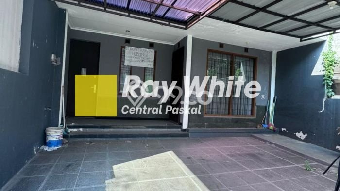 Disewakan Rumah Murah di Setra Duta Bandung dengan 6 KT Disewakan Rumah Murah di Setra Duta Bandung dengan 6 KT