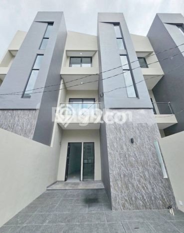 Jual Rumah Mewah Elegan Dengan View Cantik di Duri Kepa, Jakarta Barat Jual Rumah Mewah Elegan Dengan View Cantik di Duri Kepa, Jakarta Barat