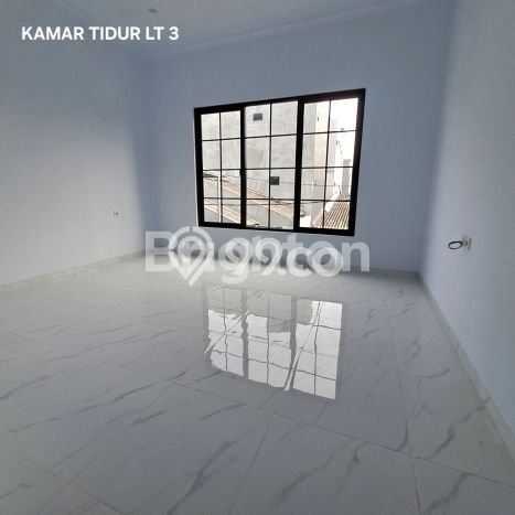 For Sale Hunian Rumah Terawat 4 KT di Jelambar, Jakarta Barat For Sale Hunian Rumah Terawat 4 KT di Jelambar, Jakarta Barat