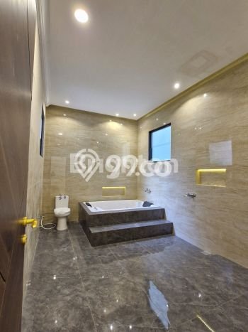 Rumah Elit LB 700m2 Siap Pakai Desain Elegan di Tomang, Jakarta Barat Rumah Elit LB 700m2 Siap Pakai Desain Elegan di Tomang, Jakarta Barat