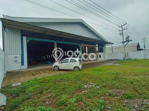 LOKASI PREMIUM! Gudang di Buayan, Luas 1960m2m², Area Niaga LOKASI PREMIUM! Gudang di Buayan, Luas 1960m2m², Area Niaga