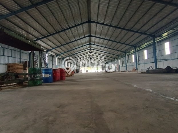 LOKASI PREMIUM! Gudang di Buayan, Luas 1960m2m², Area Niaga LOKASI PREMIUM! Gudang di Buayan, Luas 1960m2m², Area Niaga