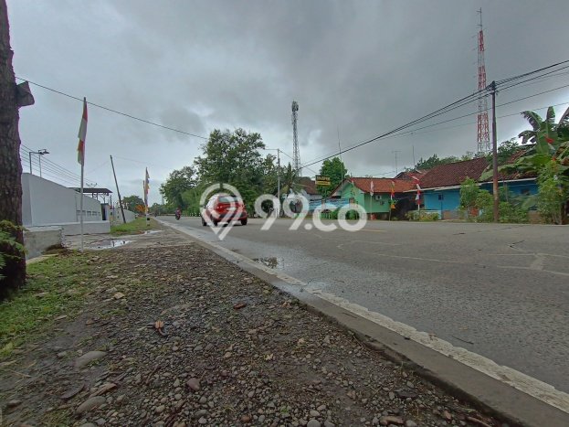 LOKASI PREMIUM! Gudang di Buayan, Luas 1960m2m², Area Niaga LOKASI PREMIUM! Gudang di Buayan, Luas 1960m2m², Area Niaga