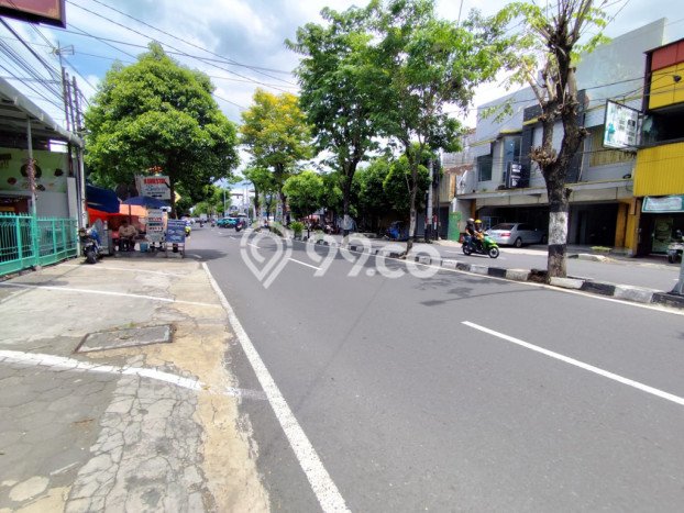 Hunian Mewah Siap Huni LT 848m2 di Jetis, Yogyakarta Hunian Mewah Siap Huni LT 848m2 di Jetis, Yogyakarta