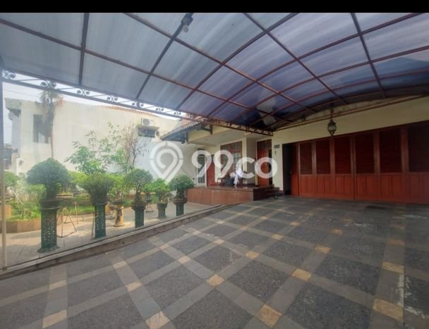 Hunian Mewah Dijual LT 379m2 di Kebon Jeruk, Jakarta Barat Hunian Mewah Dijual LT 379m2 di Kebon Jeruk, Jakarta Barat