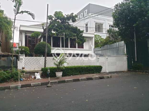 Siap Huni Hunian Elit 4 Kamar di Menteng Dekat ke Mana Pun Siap Huni Hunian Elit 4 Kamar di Menteng Dekat ke Mana Pun