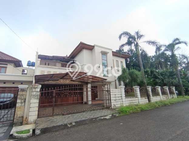 Hunian Mewah LB 900m2 Siap Huni Desain Elegan di Bintaro, Jakarta Selatan Hunian Mewah LB 900m2 Siap Huni Desain Elegan di Bintaro, Jakarta Selatan