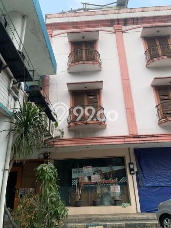 Ruko Bagus Dijual LB 130m2 Lokasi Strategis Jakarta Selatan Area Cocok untuk Berbisnis Ruko Bagus Dijual LB 130m2 Lokasi Strategis Jakarta Selatan Area Cocok untuk Berbisnis