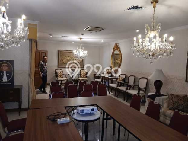 Unit Komersial Dijual di Kebayoran Baru Jakarta Selatan Luas Tanah 1068m2, Luas Bangunan 1950m2 Unit Komersial Dijual di Kebayoran Baru Jakarta Selatan Luas Tanah 1068m2, Luas Bangunan 1950m2