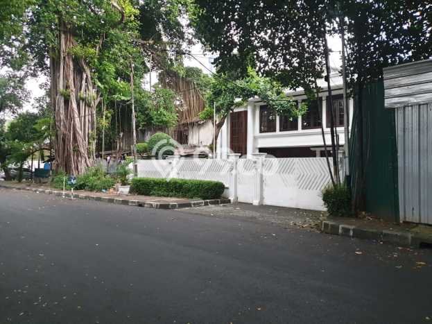 Siap Huni Hunian Elit 4 Kamar di Menteng Dekat ke Mana Pun Siap Huni Hunian Elit 4 Kamar di Menteng Dekat ke Mana Pun