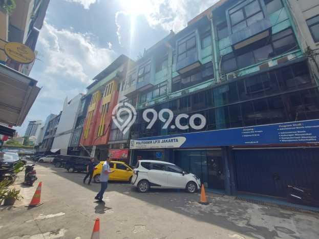 Ruko Dijual di Senen Jakarta Pusat dengan LB 440m2 Ruko Dijual di Senen Jakarta Pusat dengan LB 440m2