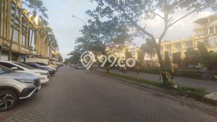 Area Ramai! Ruko Dijual di Cengkareng untuk Bisnis Luas Bangunan 236m2 Area Ramai! Ruko Dijual di Cengkareng untuk Bisnis Luas Bangunan 236m2