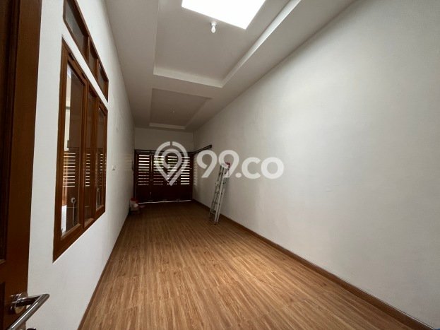 Rumah Elit Modern Tanpa Renovasi di Pejaten Jakarta Selatan Rumah Elit Modern Tanpa Renovasi di Pejaten Jakarta Selatan