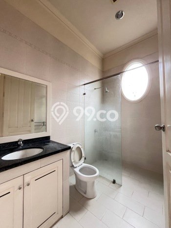 Sewa Rumah Nyaman LT 600m2 / LB 850m2 di Kemang, Jakarta Selatan Sewa Rumah Nyaman LT 600m2 / LB 850m2 di Kemang, Jakarta Selatan