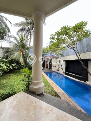 Sewa Rumah Nyaman LT 600m2 / LB 850m2 di Kemang, Jakarta Selatan Sewa Rumah Nyaman LT 600m2 / LB 850m2 di Kemang, Jakarta Selatan