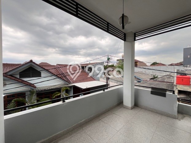 Rumah Elit Modern Siap Huni di Pondok Kelapa Jakarta Timur Rumah Elit Modern Siap Huni di Pondok Kelapa Jakarta Timur