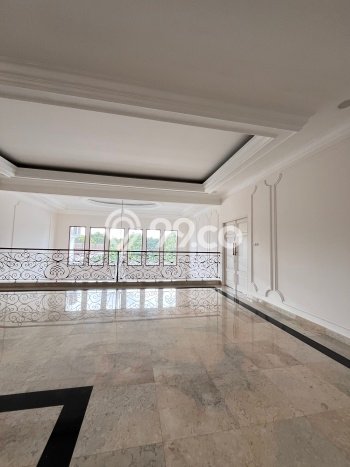 Hunian Minimalis dengan LT 691m2 & LB 576m2 Disewakan di Kemang Hunian Minimalis dengan LT 691m2 & LB 576m2 Disewakan di Kemang