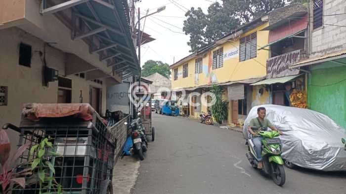 Kost Dijual di Kramat dengan 100 KT dan Luas 1220m2 Kost Dijual di Kramat dengan 100 KT dan Luas 1220m2