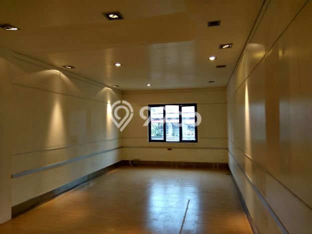 Unit Ruko Dijual di Jakarta Barat LT 79m2 & LB 243m2 Unit Ruko Dijual di Jakarta Barat LT 79m2 & LB 243m2