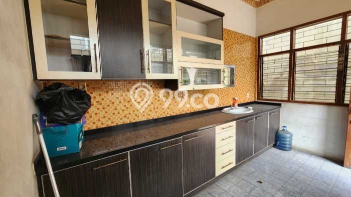 Jarang Ada! Rumah Sewa 5 Kamar Bagus Siap Huni Kayu Putih Jarang Ada! Rumah Sewa 5 Kamar Bagus Siap Huni Kayu Putih