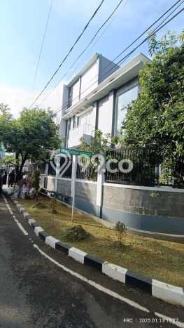 Rumah Elit LB 200m2 Siap Pakai Desain Elegan di Pulomas, Jakarta Timur Rumah Elit LB 200m2 Siap Pakai Desain Elegan di Pulomas, Jakarta Timur