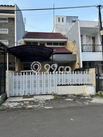 For Sale Rumah 3 Kamar Lokasi Strategis Nyaman dan Strategis di Kelapa Gading For Sale Rumah 3 Kamar Lokasi Strategis Nyaman dan Strategis di Kelapa Gading