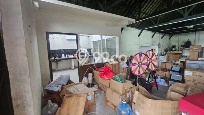 Gudang bagus disewakan di Matraman Jakarta Timur dengan LB 400m2 harga sewa terbaik Gudang bagus disewakan di Matraman Jakarta Timur dengan LB 400m2 harga sewa terbaik