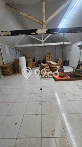 Gudang bagus disewakan di Matraman Jakarta Timur dengan LB 400m2 harga sewa terbaik Gudang bagus disewakan di Matraman Jakarta Timur dengan LB 400m2 harga sewa terbaik