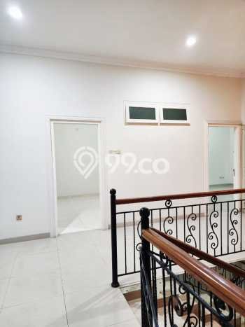 Disewakan! Rumah 4 Kamar Tidur &
4 Kamar Mandi di Sunter, Jakarta Utara Disewakan! Rumah 4 Kamar Tidur &
4 Kamar Mandi di Sunter, Jakarta Utara