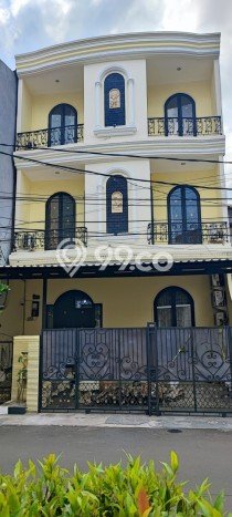 Siap Huni Rumah Mewah 6 Kamar di Kelapa Gading Dekat ke Mana Pun Siap Huni Rumah Mewah 6 Kamar di Kelapa Gading Dekat ke Mana Pun