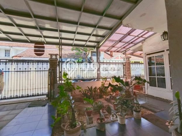 Rumah Luas Asri 5 KT Siap Huni di Buah Batu Bandung Rumah Luas Asri 5 KT Siap Huni di Buah Batu Bandung
