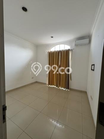Disewakan Rumah Harga Terjangkau di Green Lake City Jakarta Barat Punya 3 Kamar Tidur Disewakan Rumah Harga Terjangkau di Green Lake City Jakarta Barat Punya 3 Kamar Tidur