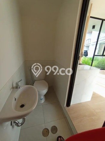 Disewakan! Rumah 3 Kamar Tidur &
3 Kamar Mandi di Lippo Karawaci, Tangerang Disewakan! Rumah 3 Kamar Tidur &
3 Kamar Mandi di Lippo Karawaci, Tangerang