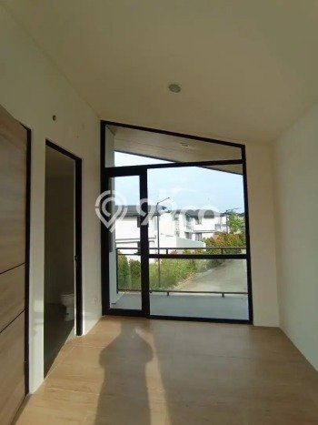 Disewakan! Rumah 3 Kamar Tidur &
3 Kamar Mandi di Lippo Karawaci, Tangerang Disewakan! Rumah 3 Kamar Tidur &
3 Kamar Mandi di Lippo Karawaci, Tangerang