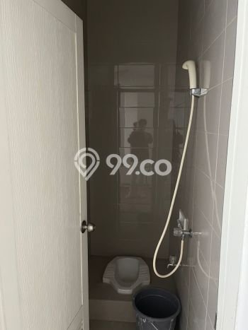 Disewakan! Rumah 3 Kamar Tidur &
3 Kamar Mandi di Green Lake City, Jakarta Barat Disewakan! Rumah 3 Kamar Tidur &
3 Kamar Mandi di Green Lake City, Jakarta Barat