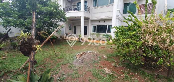 Rumah Elit LB 600m2 Siap Huni Desain Elegan di Meruya, Jakarta Barat Rumah Elit LB 600m2 Siap Huni Desain Elegan di Meruya, Jakarta Barat