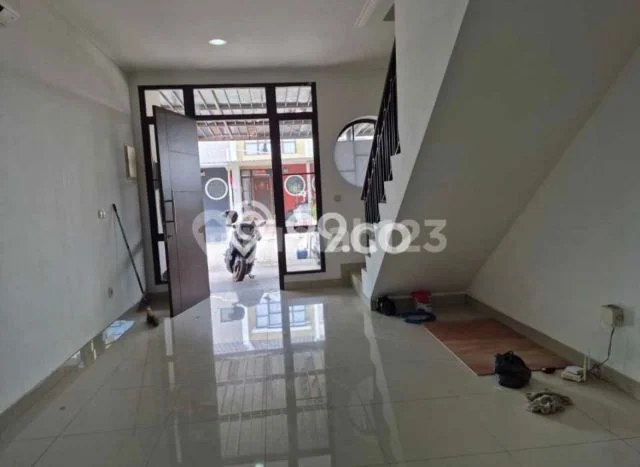 Sewa Rumah Murah di Green Lake City Jakarta Barat dengan 2 KT Sewa Rumah Murah di Green Lake City Jakarta Barat dengan 2 KT