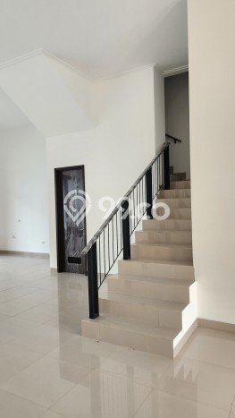 Rumah Premium di , 4 KT, Area Tenang, LT 300m2m² Bangunan 400m2m² Rumah Premium di , 4 KT, Area Tenang, LT 300m2m² Bangunan 400m2m²