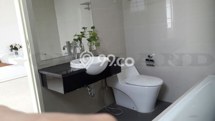 LOKASI STRATEGIS! Rumah kawasan , Akses ke Tol, 5 KT, Luas 144m2m² Bangunan 312m2m² LOKASI STRATEGIS! Rumah kawasan , Akses ke Tol, 5 KT, Luas 144m2m² Bangunan 312m2m²