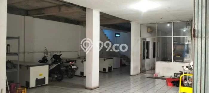 Disewakan Ruko di Karawaci Tangerang LT 225m2, LB 315m2 Disewakan Ruko di Karawaci Tangerang LT 225m2, LB 315m2
