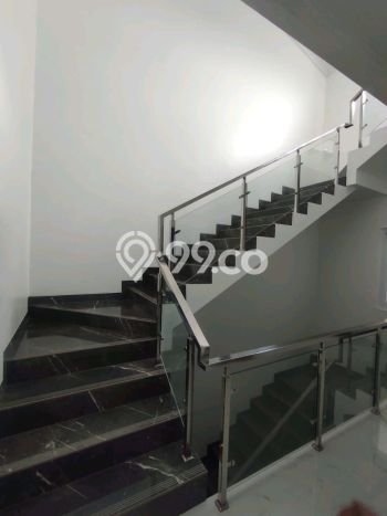 Jual Rumah Mewah Elegan Dengan View Cantik di Lippo Karawaci, Tangerang Jual Rumah Mewah Elegan Dengan View Cantik di Lippo Karawaci, Tangerang